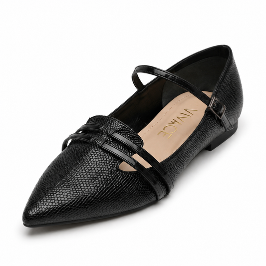 Séraphine Textured Strap Flat in Black, three-quarter front view